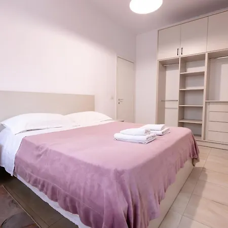 Apartment Happy 1