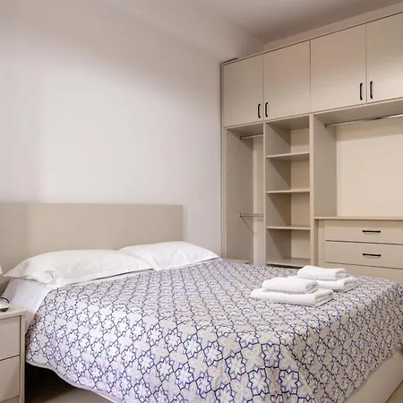 Happy 1 Apartment