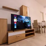 Happy 1 Apartment