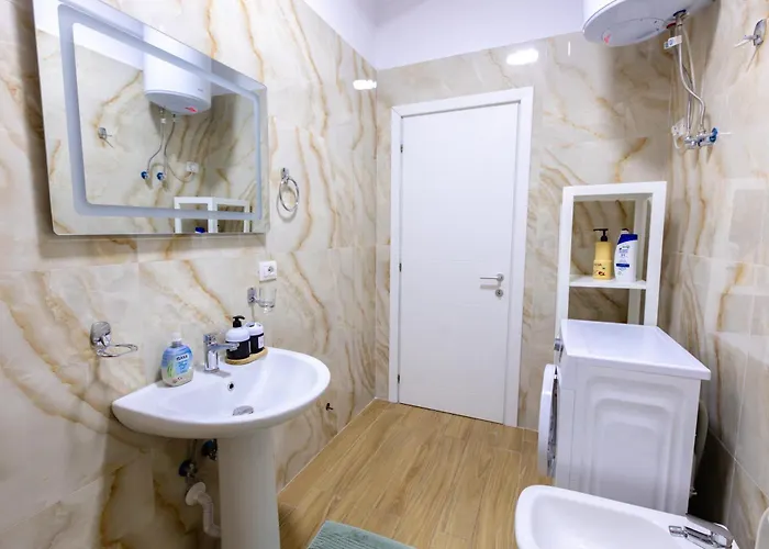 Happy 1 Τίρανα